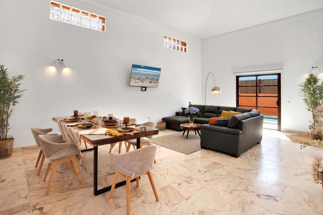 Villa คอร์ราเลโฮ ภายนอก รูปภาพ