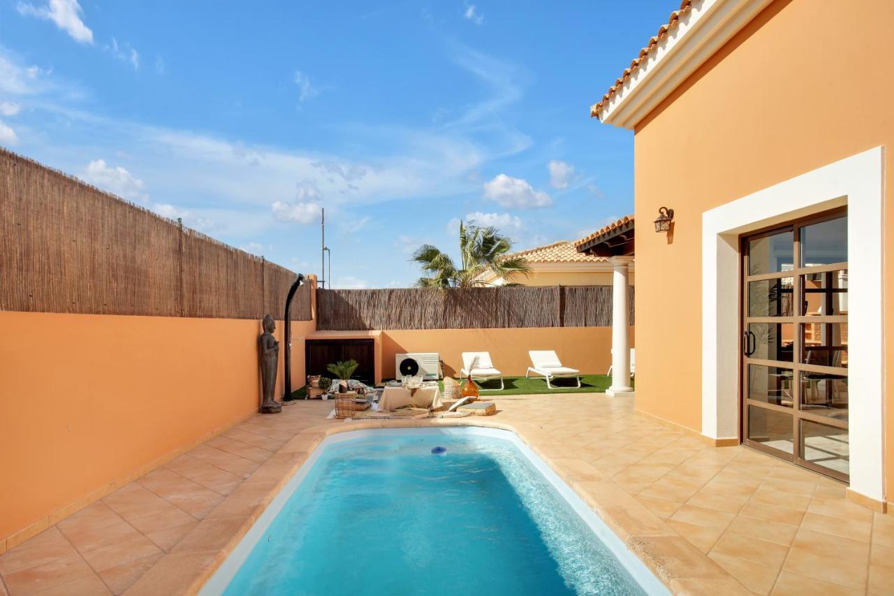 Villa คอร์ราเลโฮ ภายนอก รูปภาพ